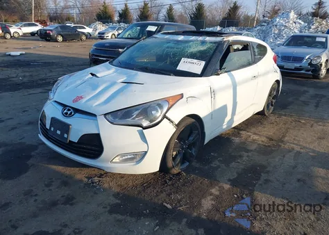 2015 Hyundai Veloster z USA, uszkodzony, nr VIN KMHTC6AD9FU239441